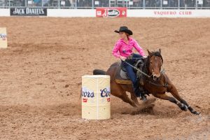 浦和4R特選 人気馬の軽装と斤量差が明暗を分ける